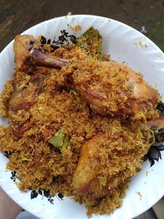 Foto resep Ayam goreng serundeng kelapa