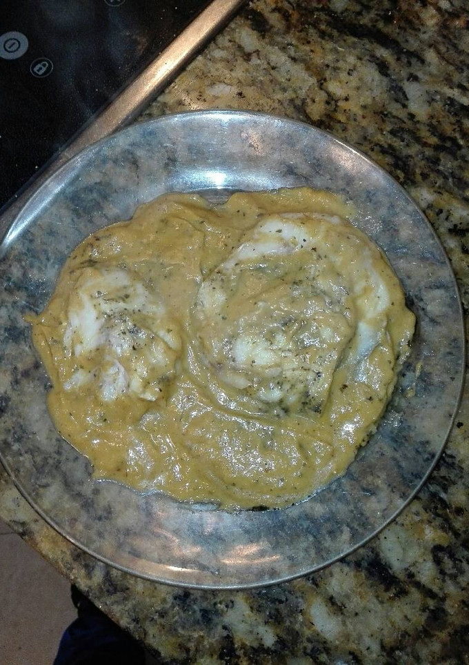 Una foto de Crema de calabacín y puerros con pescado a la plancha