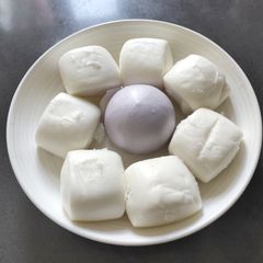 A picture of Steamed Buns (Pao).