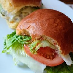 A picture of Burgers.