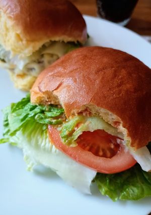 A picture of Burgers.