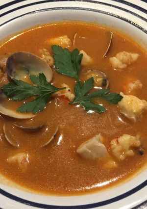 Una foto de Sopa de pescado a la donostiarra