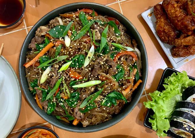 Recipe of Creative Japchae (Stir-fried Korean glass noodles) for Lunch Recipe