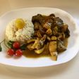 Sepia con costilla de cerdo y alcachofas