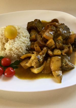 Foto principal de Sepia con costilla de cerdo y alcachofas