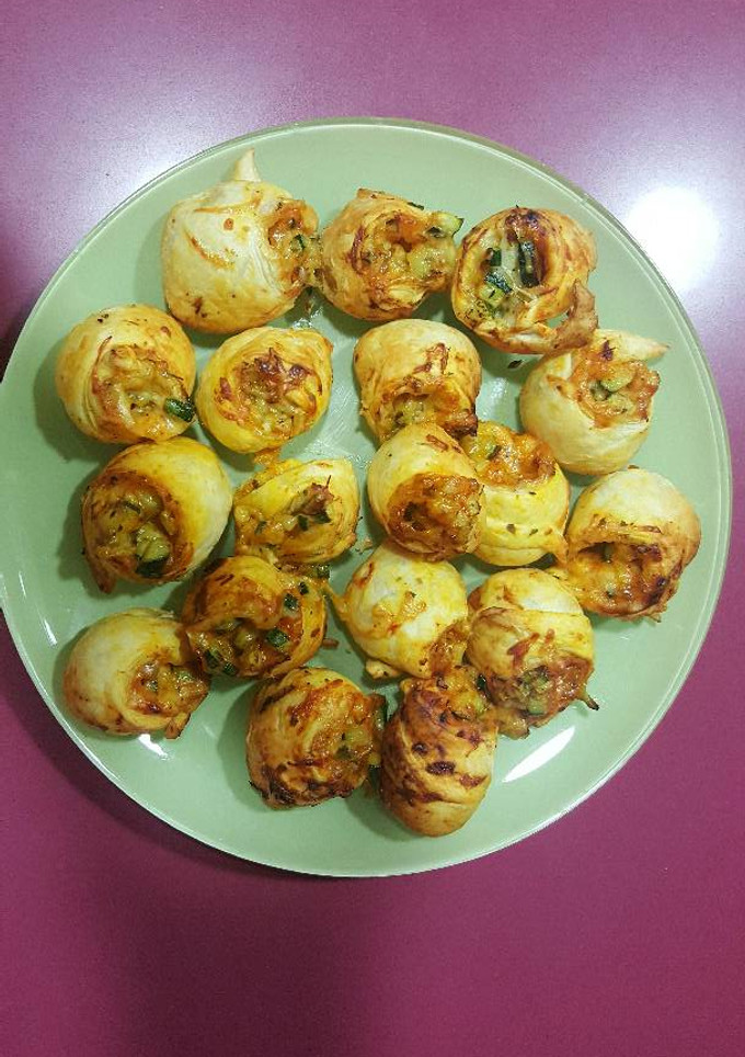 Una foto de Delicias de hojaldre con calabacín y puerro