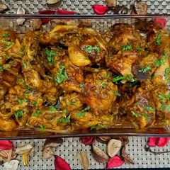 A picture of Red spicy chicken lazeez.