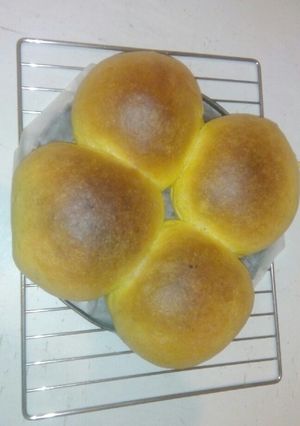 A picture of Naan bread.