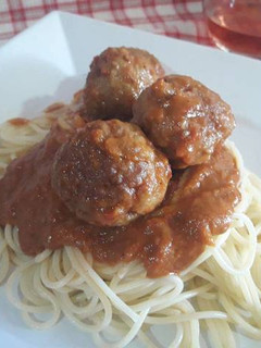 Una foto de Espaguettis con albóndigas