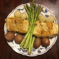 A picture of California Farm Panfried Halibut with Asparagus.