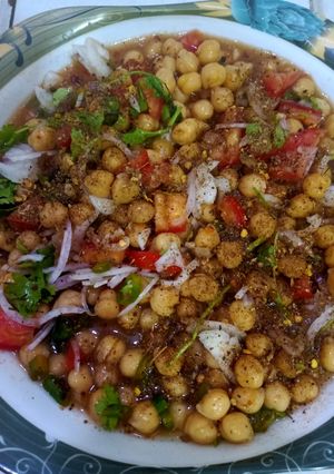 A picture of Chole ki chat.