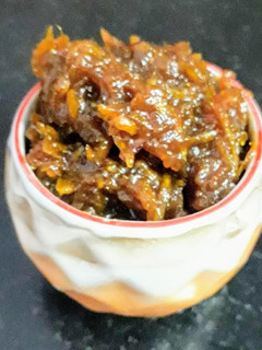 आम का खट्टा मीठा अचार (Aam ka khatta meetha achar recipe in Hindi) रेसिपी मुख्य फोटो