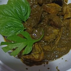 A picture of Palak chicken.