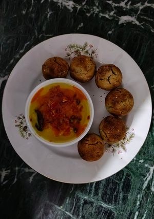 A picture of Stuffed Jowar Bati.