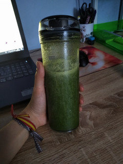 Una foto de Batido de espinacas con naranja