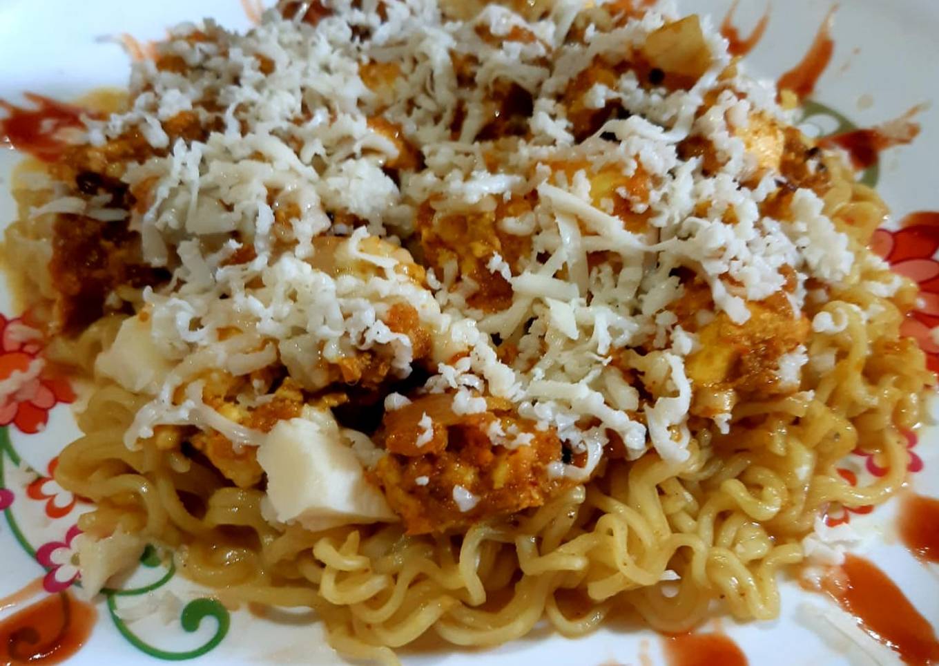 Pizza paneer tikka with Maggie noodle base