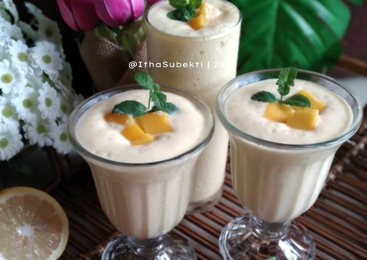 165. Mango Banana Smoothies