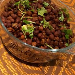 A picture of Black chana dry.