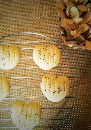 A picture of Persian Rice Cookies (Naan Berenji).