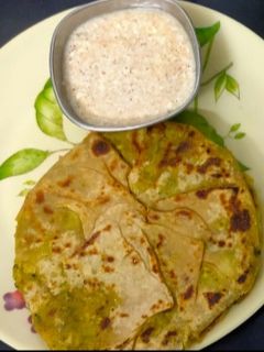 આલુ પરાઠા (Aloo Paratha Recipe In Gujarati) રેસીપી મુખ્ય ફોટો
