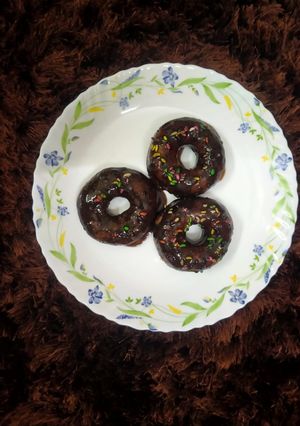 चॉकलेट डोनट्स (chocolate donuts recipe in Hindi) रेसिपी मुख्य फोटो
