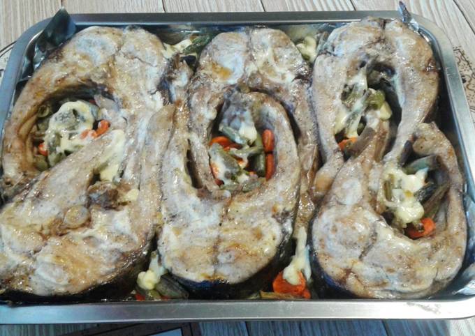 Рыба запеченная с кабачками в духовке рецепт