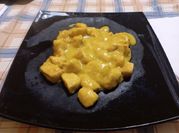 Una foto di pollo al curry