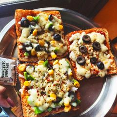 A picture of Cheesy Bread Pizza.