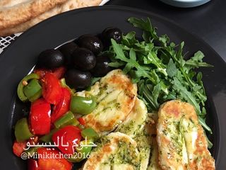 جبنة حلوم مشوي بالبيستو