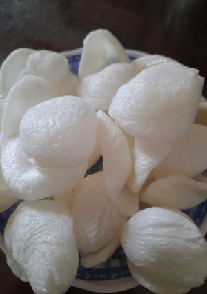 Hình của món Phồng tôm bằng lò vi sóng.