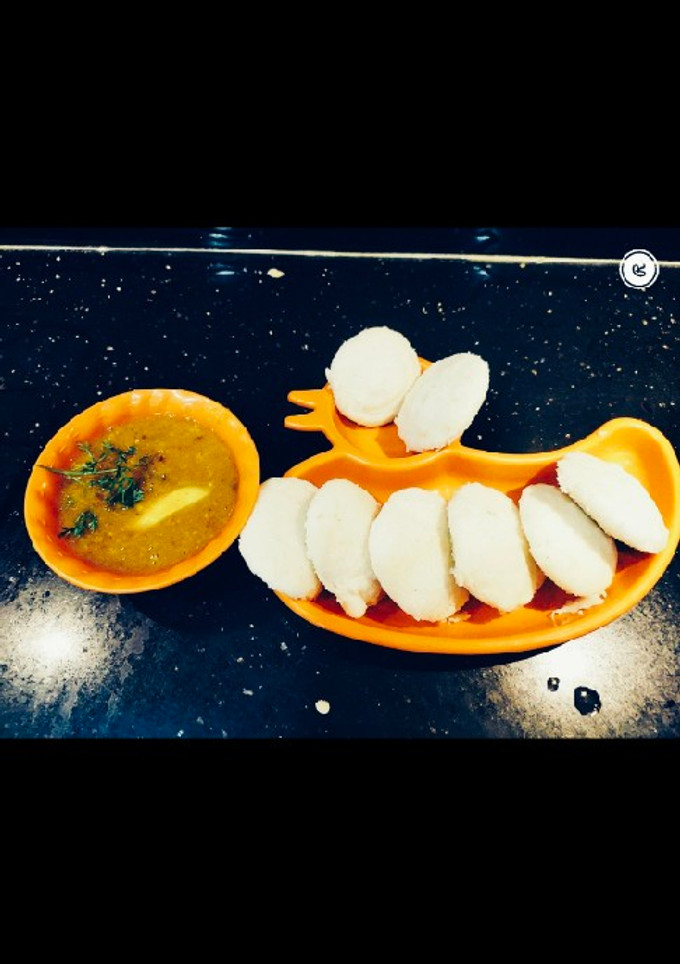 A picture of #Idli Sambhar.