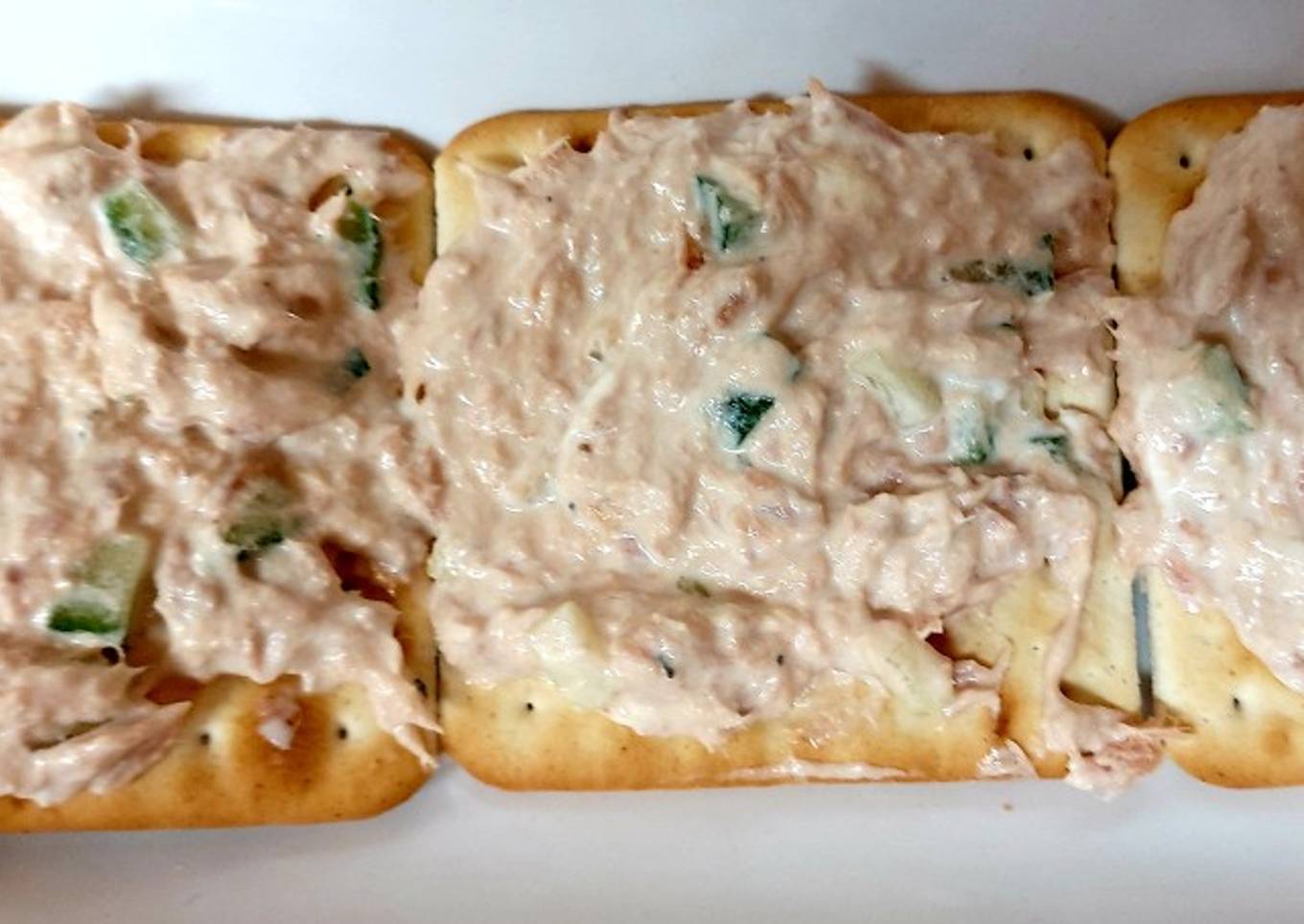 My Cheesy Tuna on Crackers 🥰 #Lunch#Afternoon Tea