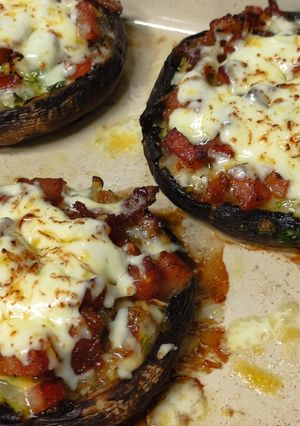 รูปของ Stuffed Portobello Mushrooms (เห็ดยัดไส้เบคอนชีส)