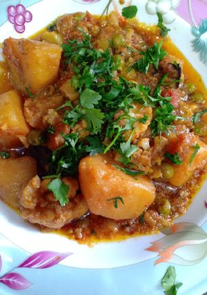 A picture of Mix veg......yummy. With achaar.