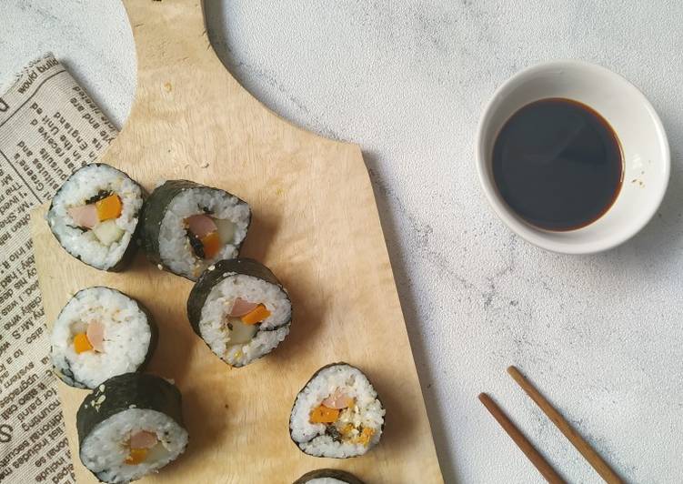 Bagaimana Membuat Sushi Wortel, Timun Anti Gagal