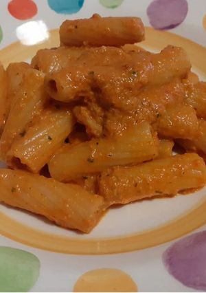 A picture of Tortiglioni with Roasted Red Pepper Pesto.