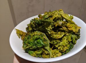 Una foto de 🥬 Chips de kale (tipo snack)