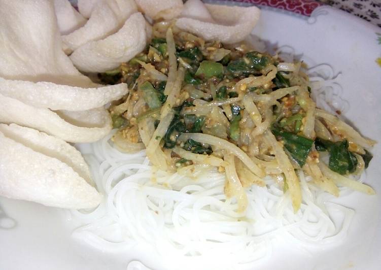 Pecel sayur + mie putih