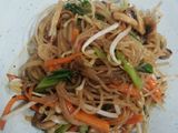 Que tal algo ligero para cenar? Wok de fideos de arroz