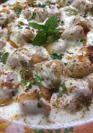 A picture of Besan kay mini dahi balay.