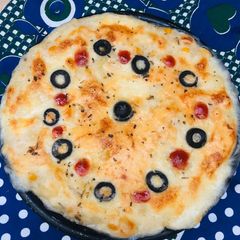 Pizza 🍝 pasta A picture of Pizza 🍝 pasta.