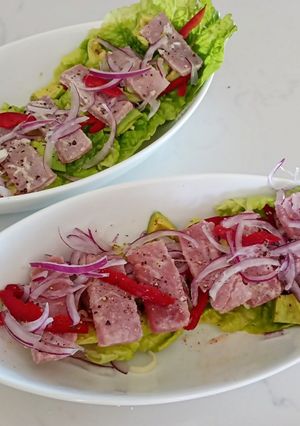 Una foto de Carpaccio de atún