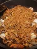 Noodles con marisco
