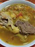 Sopa de pollo y res con viandas