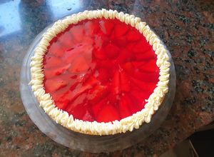 Una foto de Tarta de frutillas 🍓
