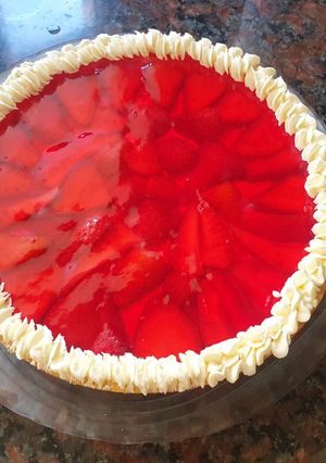 Una foto de Tarta de frutillas 🍓