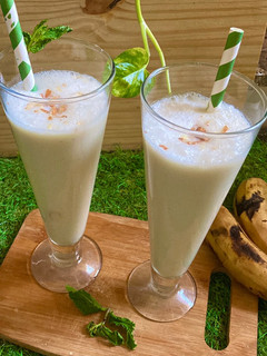 बनाना शेक (banana shake recipe in Hindi) रेसिपी मुख्य फोटो