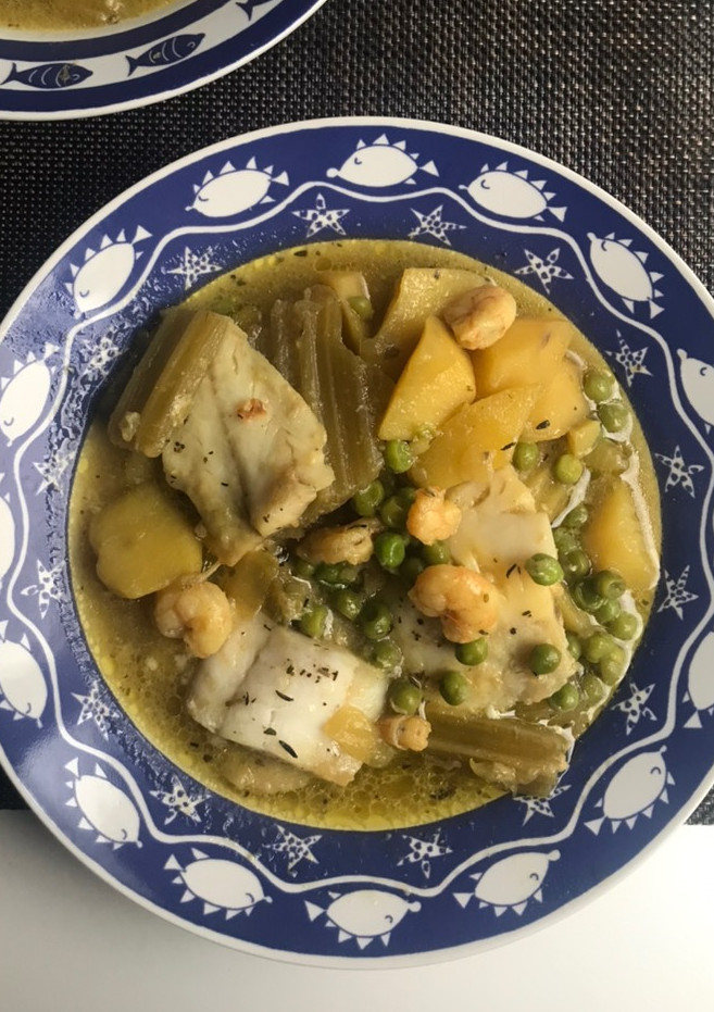 Una foto de Abadejo guisadito con verduras y azafrán