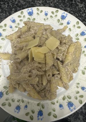 Una foto de 629. Pennes con salsa de cuatro quesos y salsa de trufa (principal pasta)