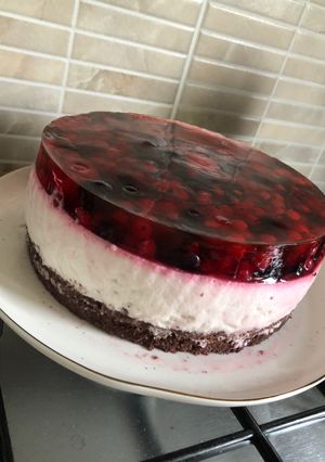 Erdei gyümölcsös tejberizs torta 🫐🍓🍰 recept fotója